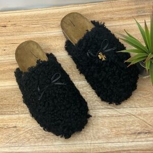 Tory Butch Logo Charm Geniune Shearling Mule sz 9